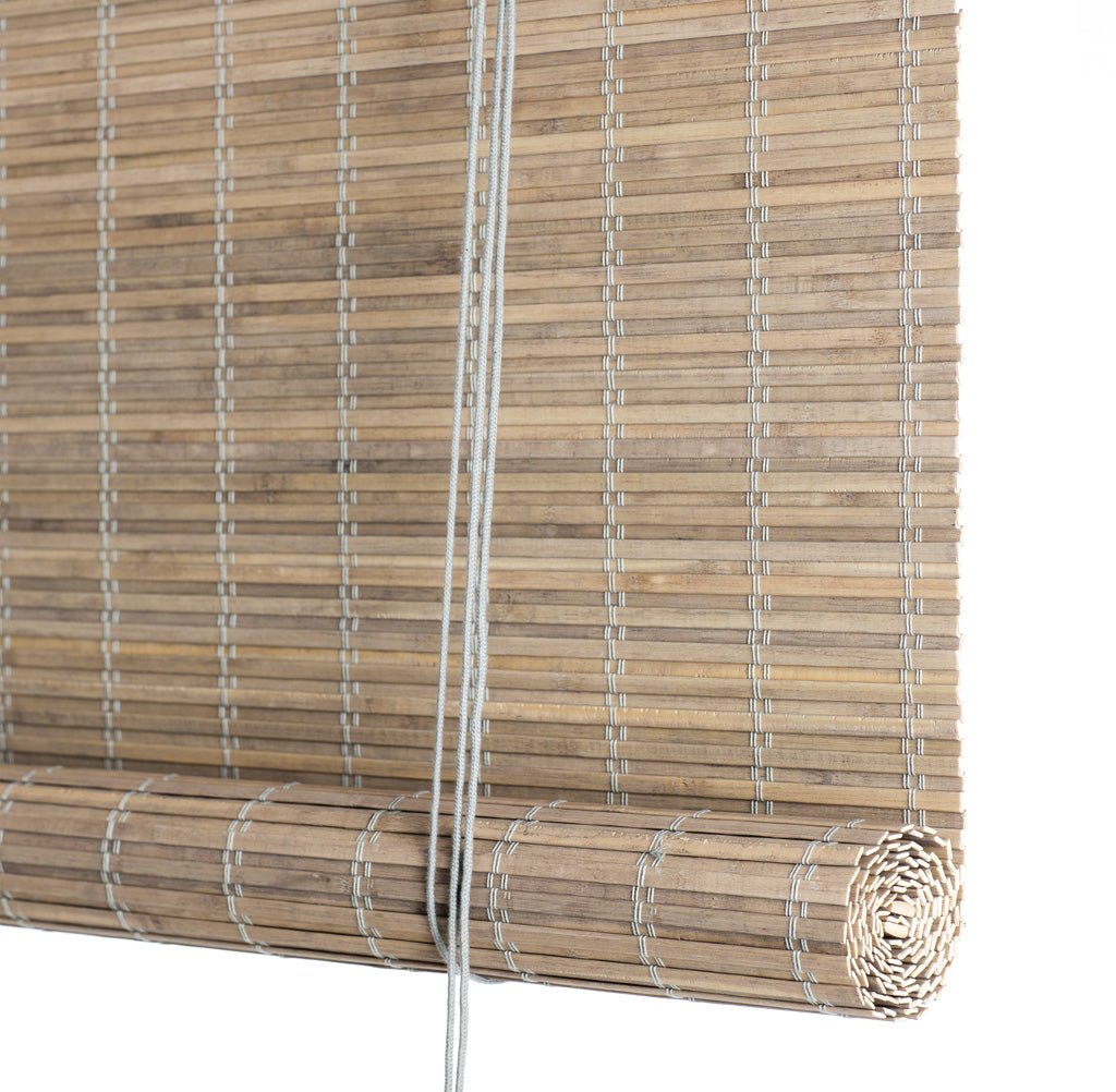 Persianas enrollables de bambú de privacidad con manchas grises