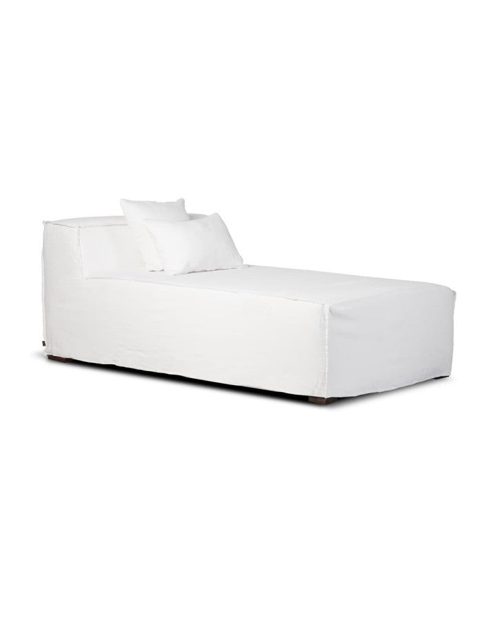 Funda para la chaise longue blanca.