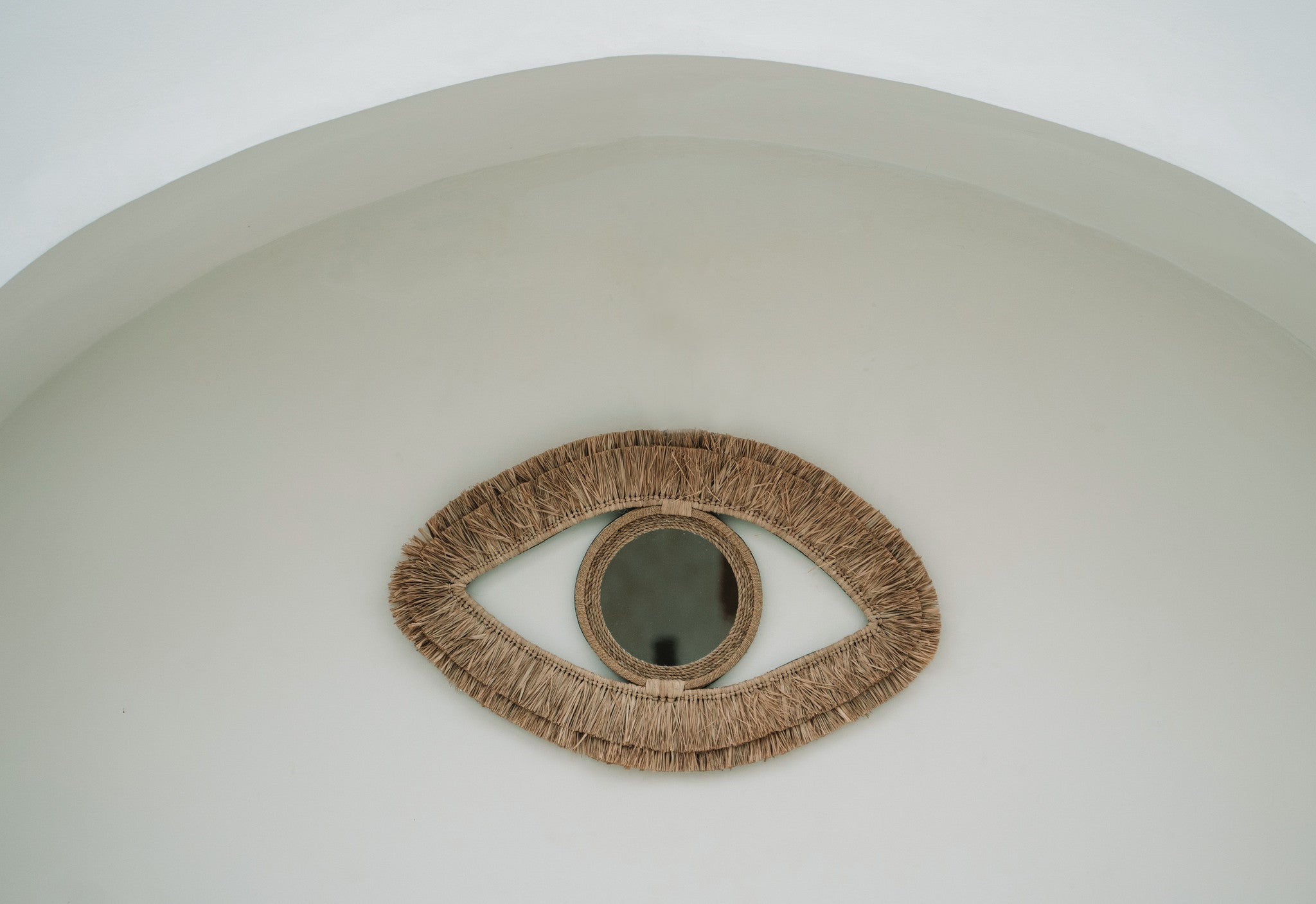 The Raffia Eye Mirror - Natural - M