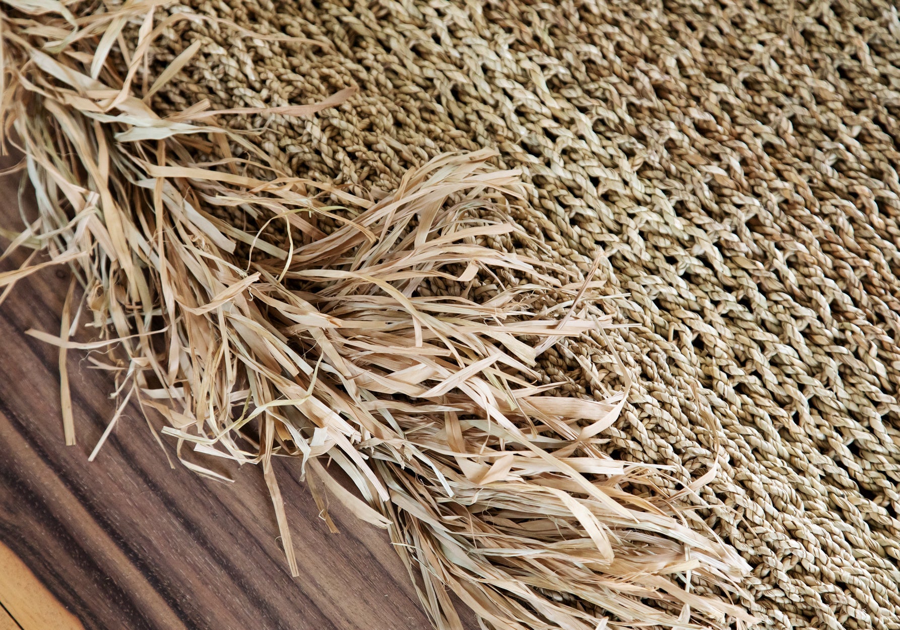 Raffia frynsede tæppe - naturligt - 180x240