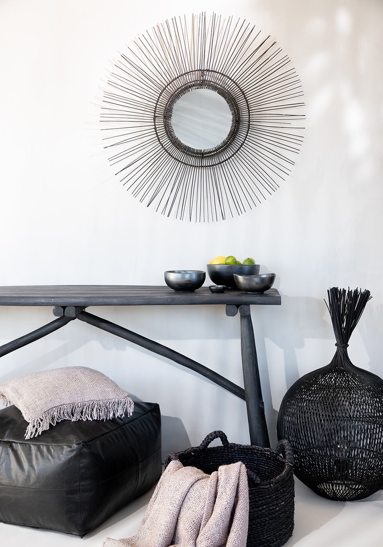 Wonton floor and hanging lamp - black