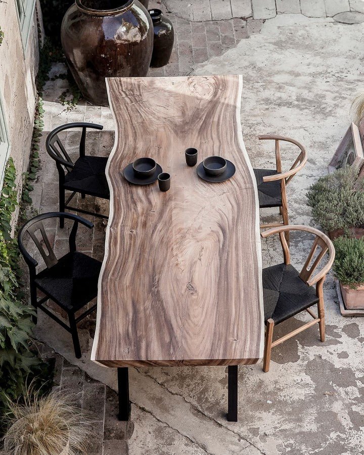 Preciosa mesa de comedor en madera de suar 220 cm