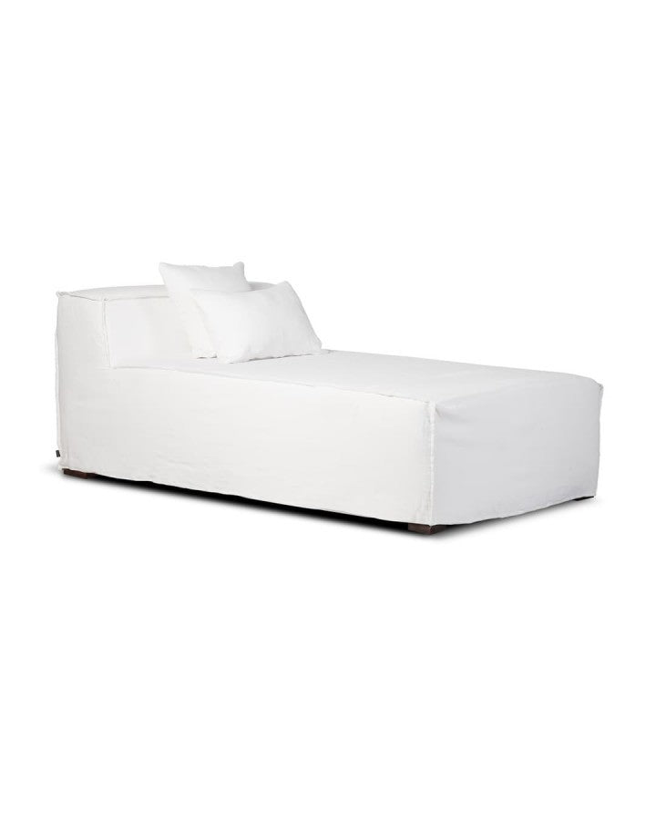 Cover for the white chaise longue.