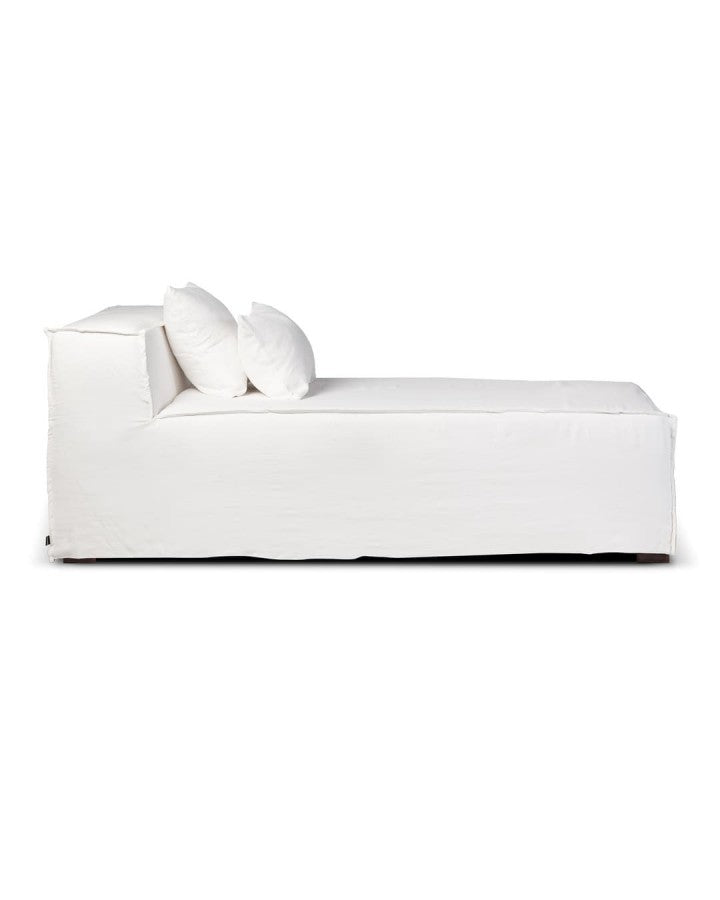 Funda para la chaise longue blanca.