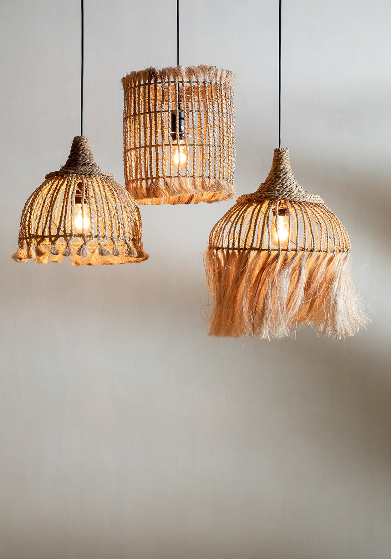 Abaca Tassel Hanging Lamp - Natural - S