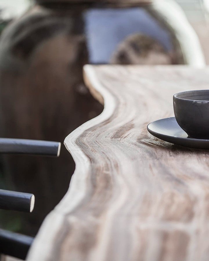 Preciosa mesa de comedor en madera de suar 220 cm